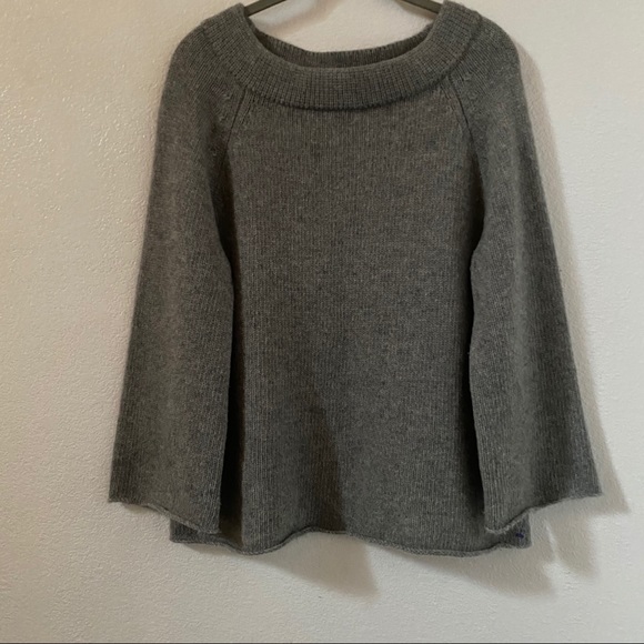 J. Crew Sweaters - J. Crew cashmere & wool blend sweater medium